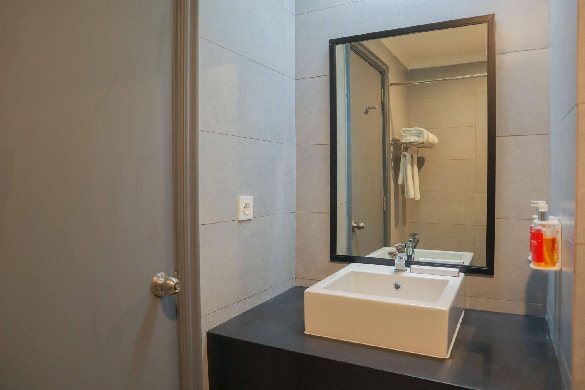 Super Oyo Townhouse 2 Hotel Gunung Sahari Jakarta Ngoại thất bức ảnh